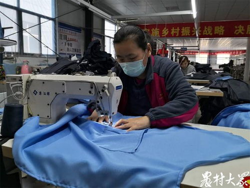 就近就地就業兩三分鐘到廠,年輕人村里打卡上班